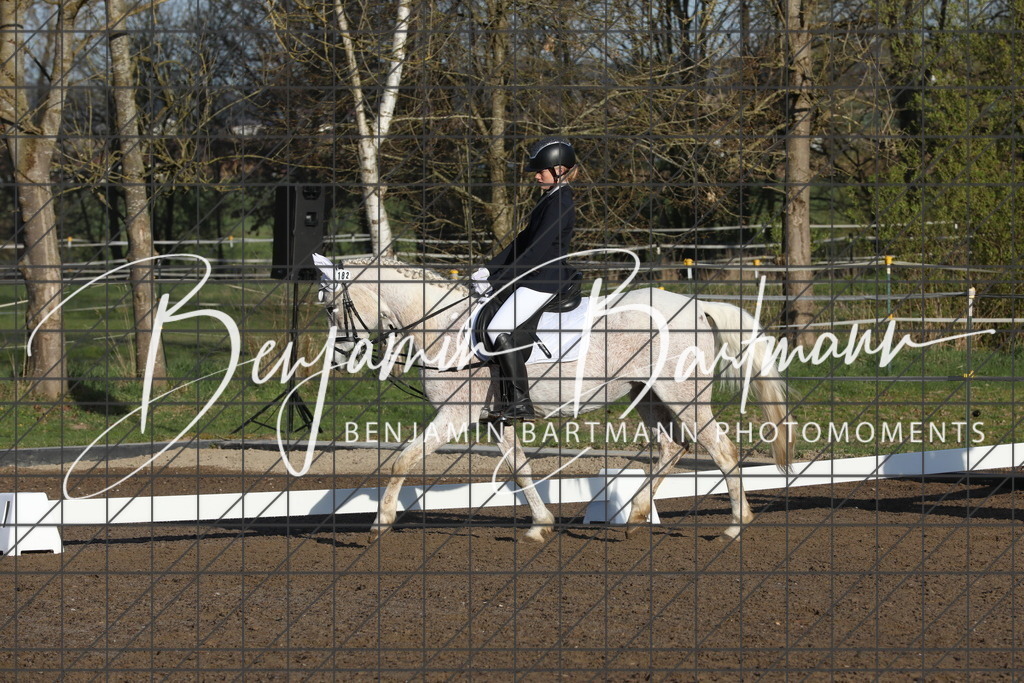 AZ2A2450 | Benjamin Bartmann Photomoments