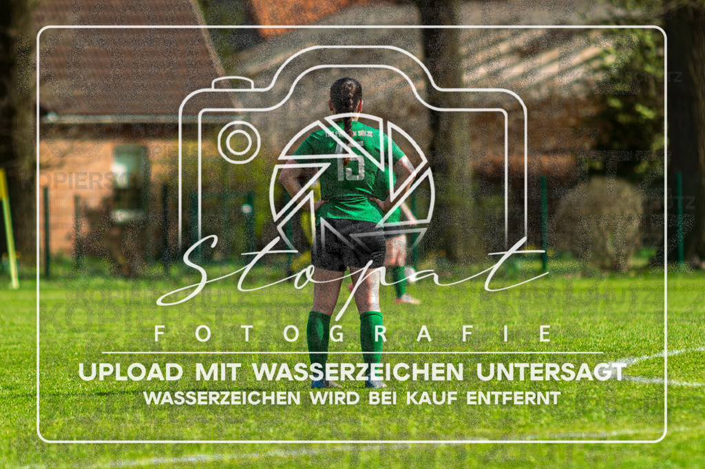 SGFTUS-1025 | Janine Bremer (TuS Eversen-Sulze #15) beim Damen Kreisliga HK/CE Spiel zwischen SG Fulde und TuS Eversen-Sulze im Fulder Zentralstadion, Fulde (Simon Paul Stopat) - Realisiert mit Pictrs.com