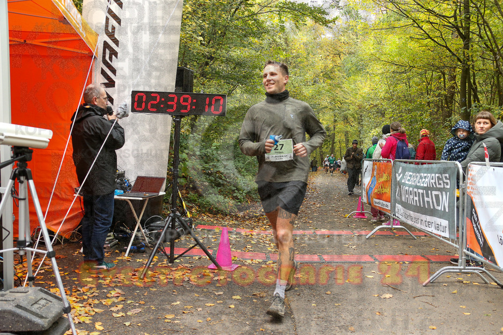 251026_1240_EX1_0993 | Sportfotografie im Rhein-Sieg Kreis, Köln, Bonn, NRW, Rheinland Pfalz, Hessen, etc. Unser Tätigkeitsfeld umfasst den Laufsport vom Volkslauf über den Marathon, Duathlon, Triathon bis zum Ultralauf wie Kölnpfad Ultra oder Schindertrail.