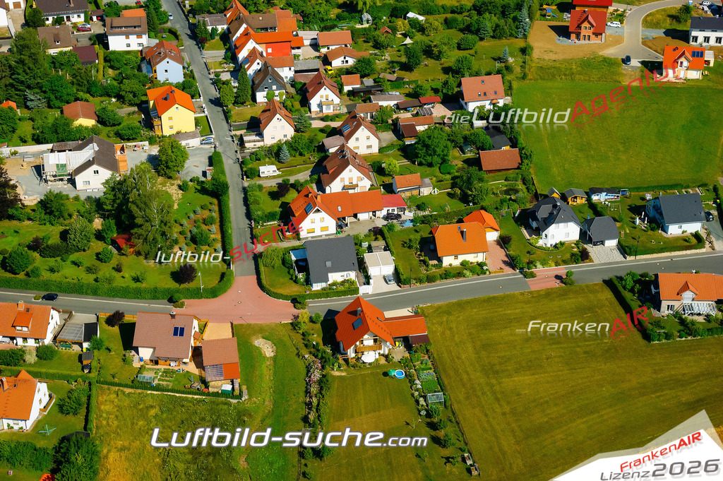 Die Luftaufnahme der Stadt Küps wurde vom UL-Flugzeug heraus erstellt ( keine Drohne )- hohe Auflösung für beste Qualität