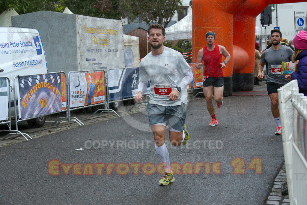 251130_1140_EX1_8181 | Sportfotografie im Rhein-Sieg Kreis, Köln, Bonn, NRW, Rheinland Pfalz, Hessen, etc. Unser Tätigkeitsfeld umfasst den Laufsport vom Volkslauf über den Marathon, Duathlon, Triathon bis zum Ultralauf wie Kölnpfad Ultra oder Schindertrail.