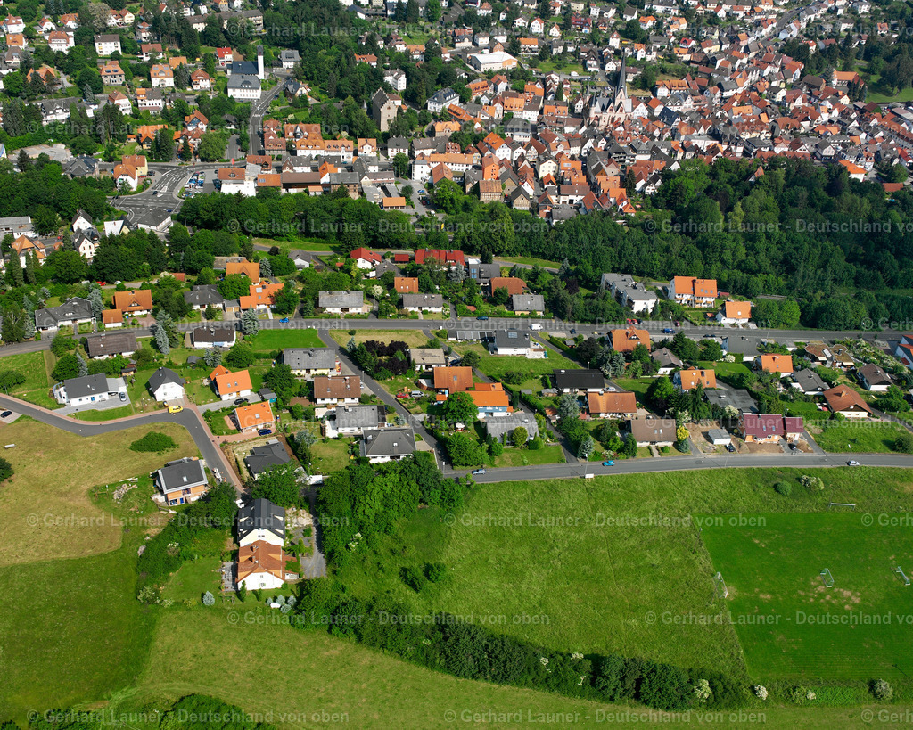 2615894 | SCHOTTEN 09.06.2006 Wohngebiet einer Einfamilienhaus- Siedlung  in Schotten im Bundesland Hessen, Deutschland // Single-family residential area of settlement  in Schotten in the state Hesse, Germany Foto: Gerhard Launer