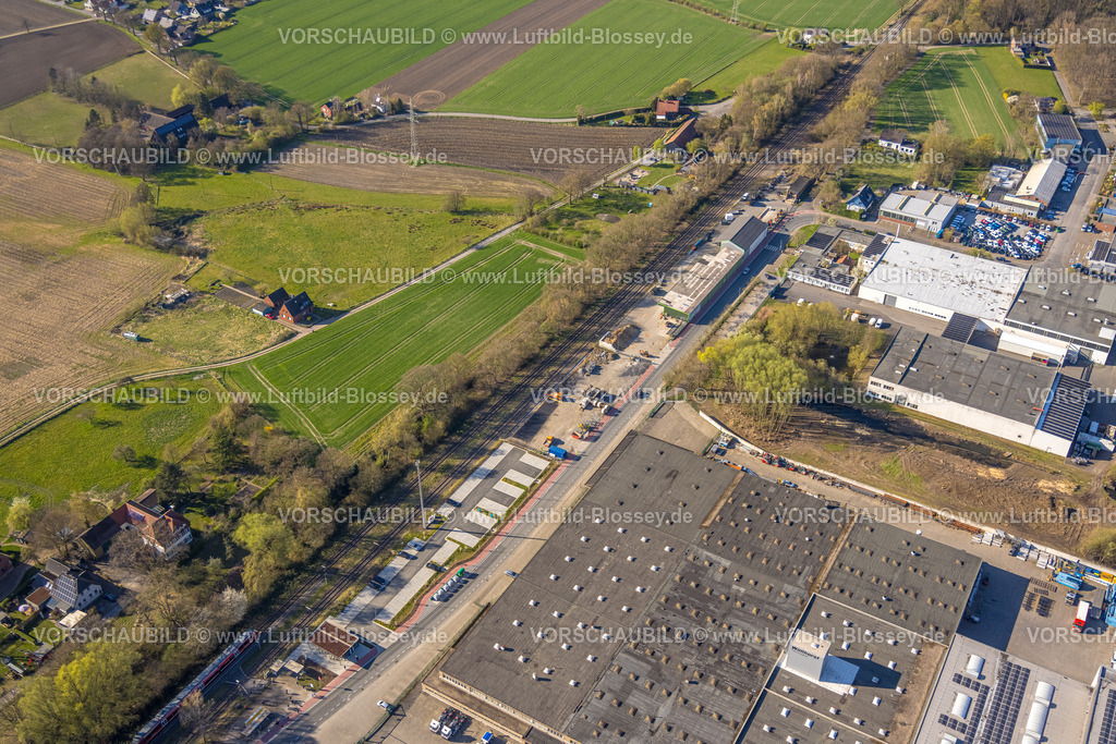 Selm250404559 | Luftbild, Gewerbegebiet mit Baustelle am Bahnhof an der Bahnhofstraße, Bork, Selm, Münsterland, Nordrhein-Westfalen, Deutschland