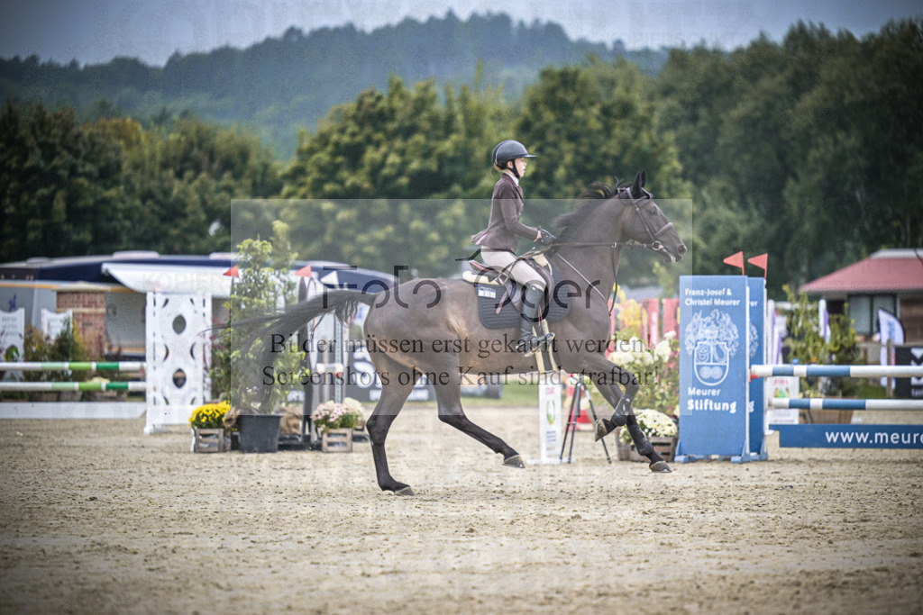 DOS_0328 | Entdecke hochwertige Reitturnierfotos von Foto Oger. Professionell, emotional und authentisch – jetzt Lieblingsmomente im Shop bestellen.Deutschlandweite Turnierfotografie. - Realisiert mit Pictrs.com