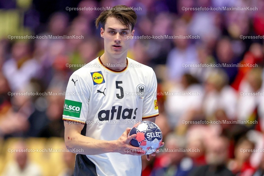 EHF15012602153 | 15.01.2026, Handball, Men's EHF EURO 2026, Deutschland - Österreich, Jyske Bank Boxen in Herning, Dänemark, Preliminary Round:  Miro Schluroff (Germany #05) 