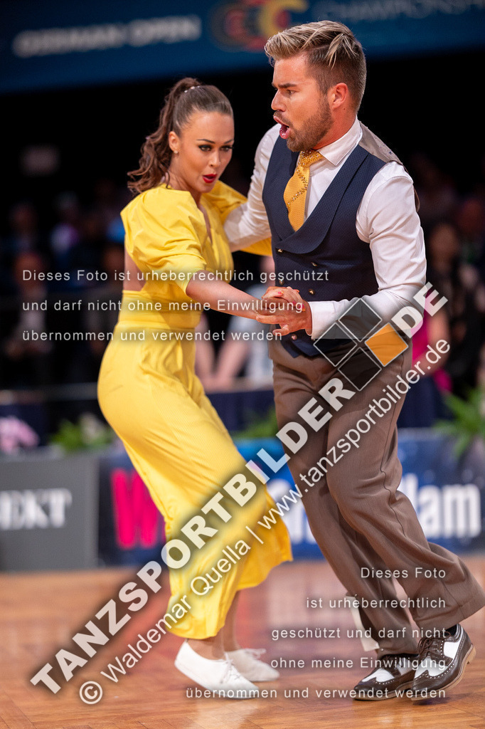 20230812-15157 | Hier finden Sie Tanz Bilder vom Latein und Standard Formationen tanzen. Sportbilder vom Tanzsport. Schöne Fotos und von Weltmeisterschaft, Europameisterschaft, Bundesliga, Regionalliga, Oberliga und Landesliga sowie von GOC Stuttgart, DanceComp, WM Bremen