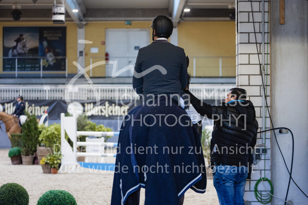 221216_Warstein_SprPfM-200 | Deine schönsten Turniermomente als professionelle Fotos! Entdecke hochwertige Pferdesport-Fotografie im Online-Shop. Jetzt Fotos finden & bestellen!