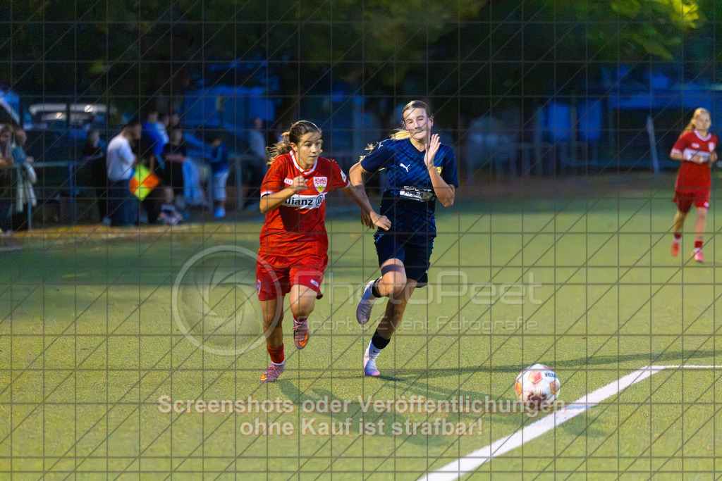 20261007_190821_0094_(c)_by_PhotoPeet | #,ASV Spartania Eislingen (blau) vs. VFB Stuttgart (rot), Fußball, Verbandspokal der B-Juniorinnen,  Saison 2026/2027, Kunstrasenplatz, Öschhalle, 73054 Eislingen, 07.10.2026 - 18:30 Uhr,Foto: PhotoPeet / Sport- &amp; Eventfotografie / Peter Harich