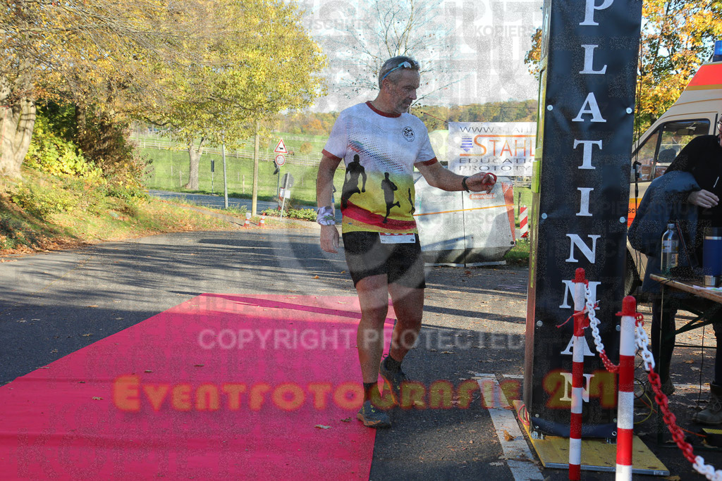 221113_1348_EX1_9897 | Sportfotografie im Rhein-Sieg Kreis, Köln, Bonn, NRW, Rheinland Pfalz, Hessen, etc. Unser Tätigkeitsfeld umfasst den Laufsport vom Volkslauf über den Marathon, Duathlon, Triathon bis zum Ultralauf wie Kölnpfad Ultra oder Schindertrail.