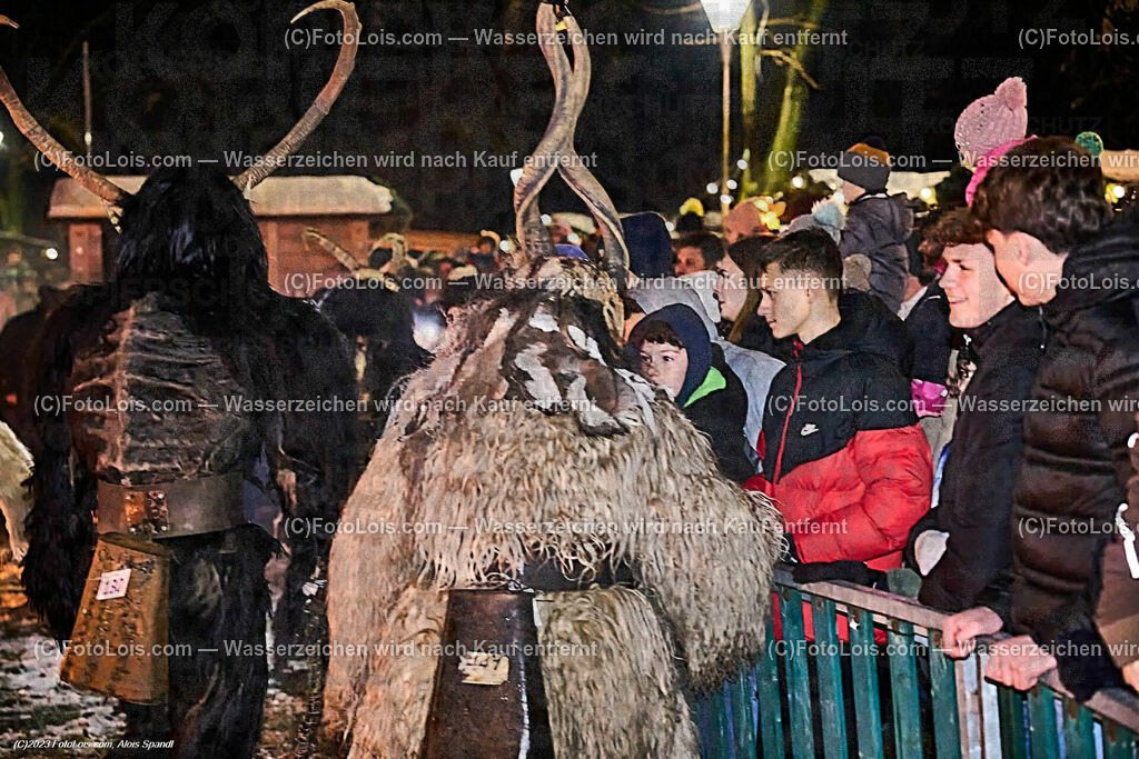 ALP5227_WIESELBURGER ADVENT_Perchtenlauf | (C)FotoLois.com, Alois Spandl, WIESELBURGER ADVENT, Perchtenlauf, So 10. Dez. 2023.