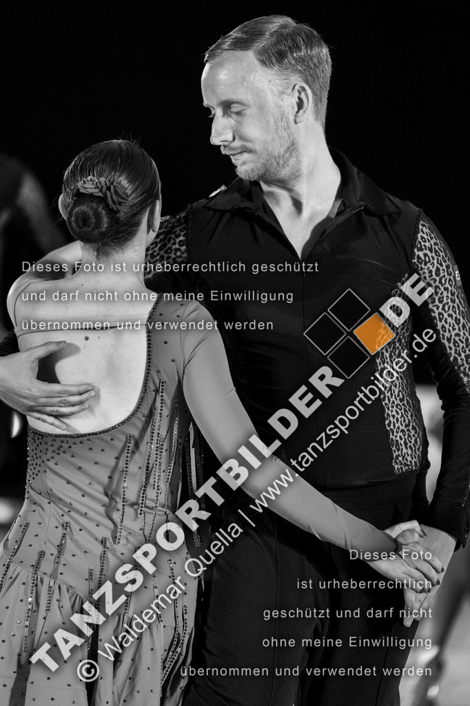 20250503-01004 | Hier finden Sie Tanz Bilder vom Latein und Standard Formationen tanzen. Sportbilder vom Tanzsport. Schöne Fotos und von Weltmeisterschaft, Europameisterschaft, Bundesliga, Regionalliga, Oberliga und Landesliga sowie von GOC Stuttgart, DanceComp, WM Bremen