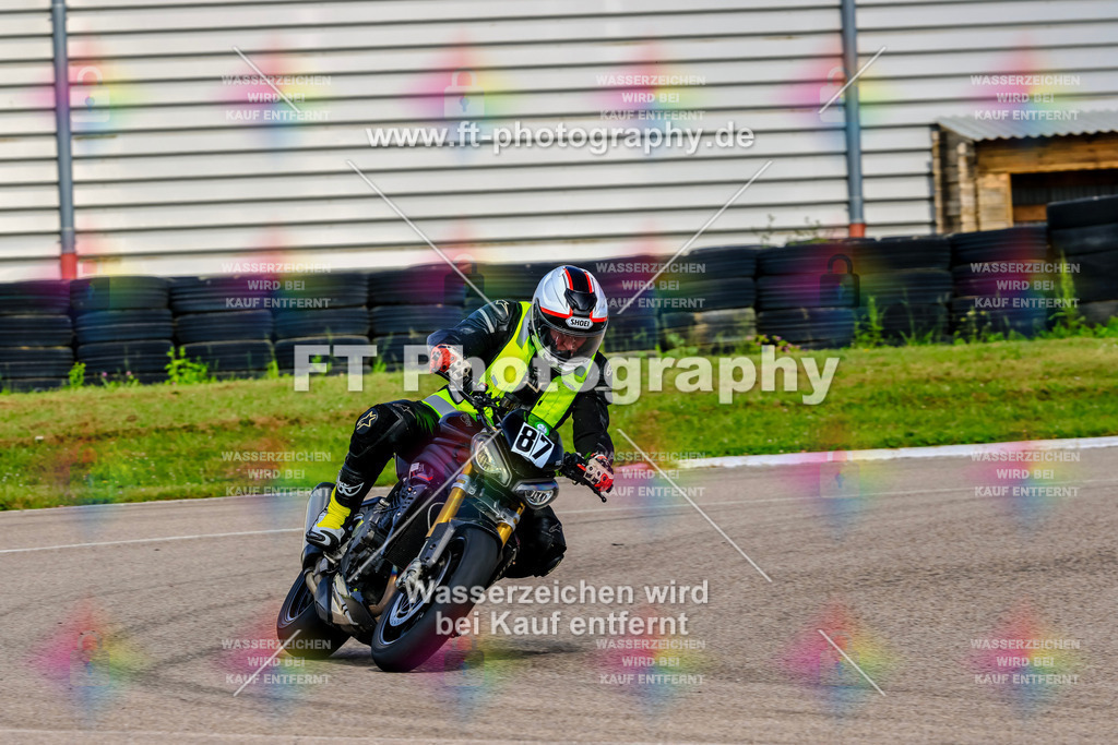 MotoTeam-8305 | Hier findet Ihr Bilder von Touristenfahrten auf der Nürburgring Nordschleife oder von anderen Veranstaltungen die ich besucht habe. Viel Spass beim Durch Schauen 