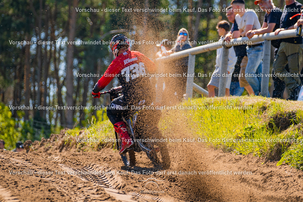 20260501_MCWriezen-2608 | Sportfotografin aus Berlin-Brandenburg mit Fokus auf Motocross. Ich halte deine sportliche Leistung und echte Emotionen auf und neben der Strecke professionell fest. Entdecke die Fotos von deinem Rennen und bestelle sie direkt hier im Shop.