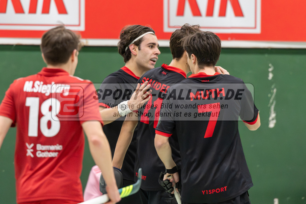 SFE_20251213_0062 | Köln, Deutschland, 13.12.2025:  Hockey 1. Bundesliga Herren Rot-Weiss - DSD Düsseldorf im KTHC Stadion Rot-Weiss Köln Tennis and Hockey Club am 13.12.2025 in Köln, Deutschland. (Foto von Fehrmann)Köln, Germany, 13.12.2025: Hockey 1. Bundesliga Herren Rot-Weiss - DSD Düsseldorf in KTHC Stadion Rot-Weiss Köln Tennis and Hockey Club at 13.12.2025 in Köln, Deutschland. (Foto from Fehrmann)