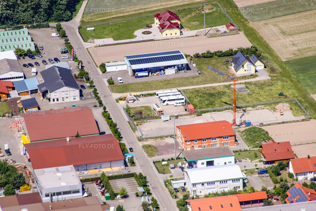 Luftbild: Gewerbegebiet Geräutäcker von Osten in Hatzenbühl im Bundesland Rheinland-Pfalz in Deutschland. Foto: IMG_18456.jpg vom 30.05.2009 durch Werner Riehm/FLY-FOTO.de