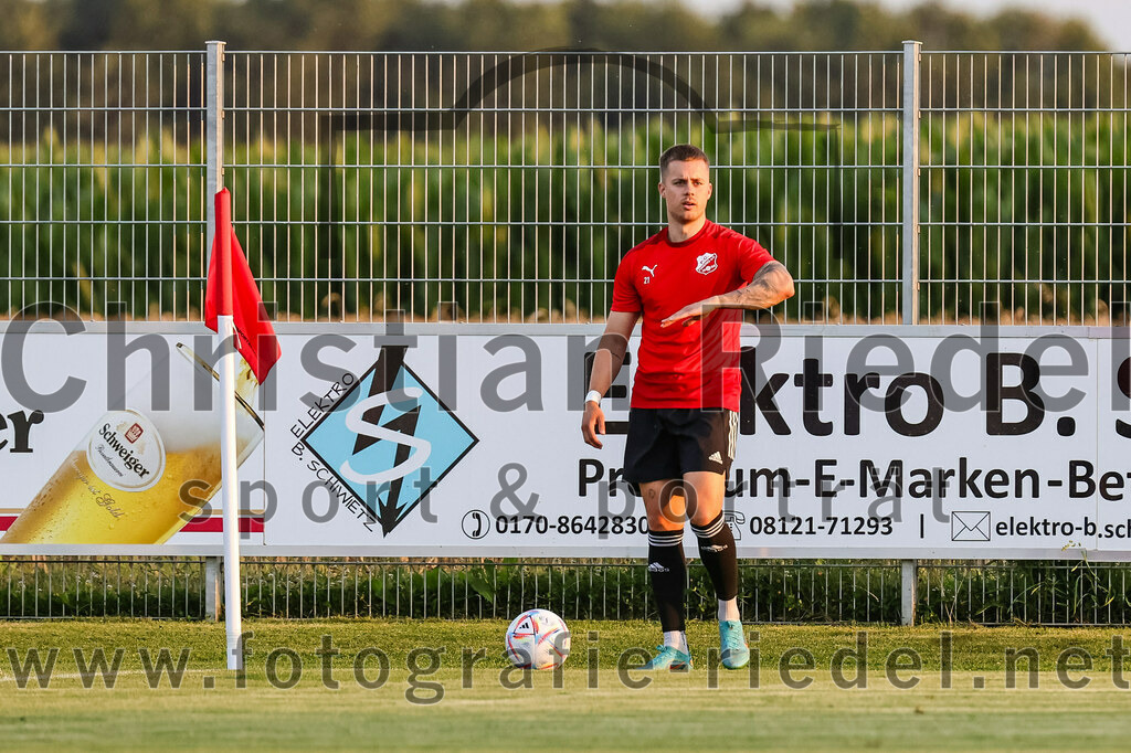 2023-07-20_002_FC_Finsing_gegen_TSV_Wartenberg | Finsing, Deutschland, 20.07.2023:
Fußball, Kreisliga 2023 / 2024, Testspiel, FC Finsing gegen TSV Wartenberg, Endergebnis: 1:0

Philipp Tholl (FC Finsing, #4)

Foto: Christian Riedel / fotografie-riedel.net