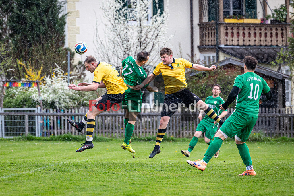 FC Seeshaupt gegen TSV Perchting-Hadorf | Fußball Herren A-Klasse Gruppe 5 Zugspitze 2025/26 19. Spieltag, FC Seeshaupt gegen TSV Perchting-Hadorf, 20260419,Kopfballduell,2026-04-19 in Seeshaupt (Sportplatz Seeshaupt, Platz 1, Bahnhofstr. 12), Florian FUCHS (TSV Perchting-Hadorf 5), Denis SULZMANN (FC Seeshaupt 17), Paul BIEDERMANN (TSV Perchting-Hadorf 20)Copyright: WolfgangxLindner www.foto-lindner.de