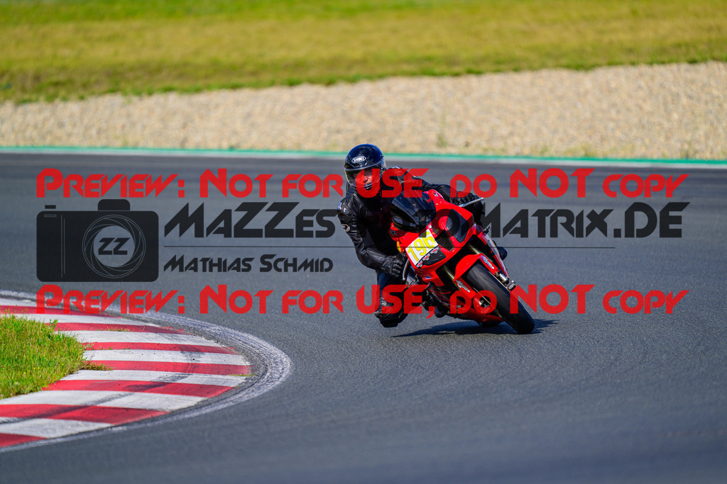 MaZZes_FotoMatrix_240724_6007705_2-424 | GELB