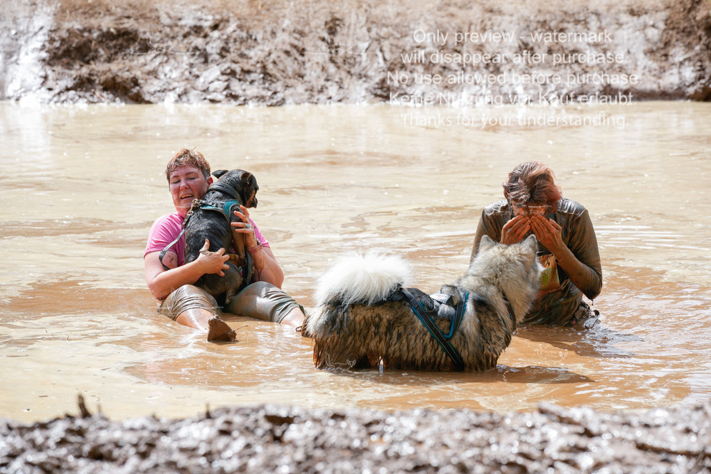 Schlamm_mit_Hund (340 von 460) | stephaniefillaphotographie - Realisiert mit Pictrs.com