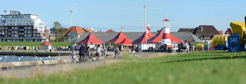 Cuxhaven_ELS_8554140831aa | Cuxhaven - Aufnahmedatum: 26.08.2014, Aufnahmehöhe:  m, Koordinaten:  - , Bildgröße: 6624 x  2265 Pixel - Copyright 2014 by Martin Elsen, Kontakt: Tel.: +49 157 74581206, E-Mail: info@schoenes-foto.deSchlagwörter:Promenade,Grimmershörn,Ferien,Kurort,Strand,Tourismus,Urlaub, - Realisiert mit Pictrs.com