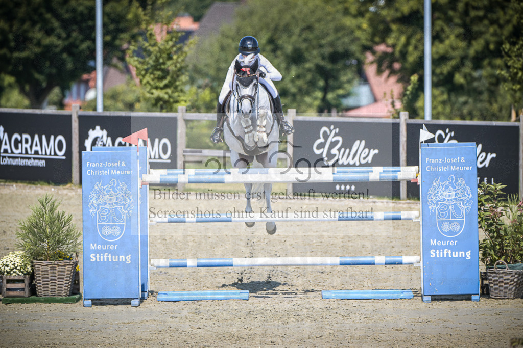 DOS_2335 | Entdecke hochwertige Reitturnierfotos von Foto Oger. Professionell, emotional und authentisch – jetzt Lieblingsmomente im Shop bestellen.Deutschlandweite Turnierfotografie. - Realisiert mit Pictrs.com