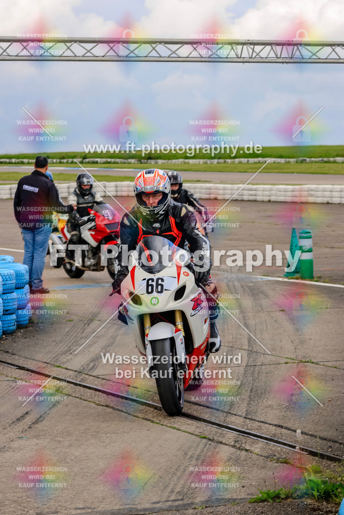 MotoTeam-9427 | Hier findet Ihr Bilder von Touristenfahrten auf der Nürburgring Nordschleife oder von anderen Veranstaltungen die ich besucht habe. Viel Spass beim Durch Schauen 