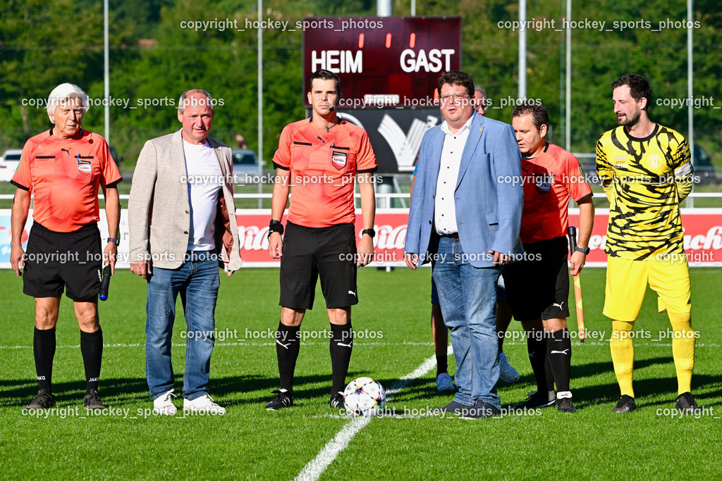 SC Landskron vs. ATUS Velden 11.8.2023 | Pichler Wolfgang, Kärntner Landtagsabgeordneter Robert Köfer, Kulterer Emanuel Johann, Piuk Markus, Referees, Villacher Stadtrat Christian Pober, Ballspende, #1 Martin Koller