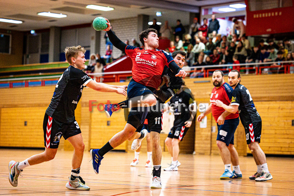TSV Weiheim gegen SC U´hofen-Germering II | Bezirksliga Handball Herren 2024/25, TSV Weiheim gegen SC U´hofen-Germering II, 20250118,Tim SPIEGLER (TSV Weilheim 2) in Aktion,2025-01-18 in Weilheim (Jahnhalle)Tim SPIEGLER (TSV Weilheim 2)Copyright: WolfgangxLindner