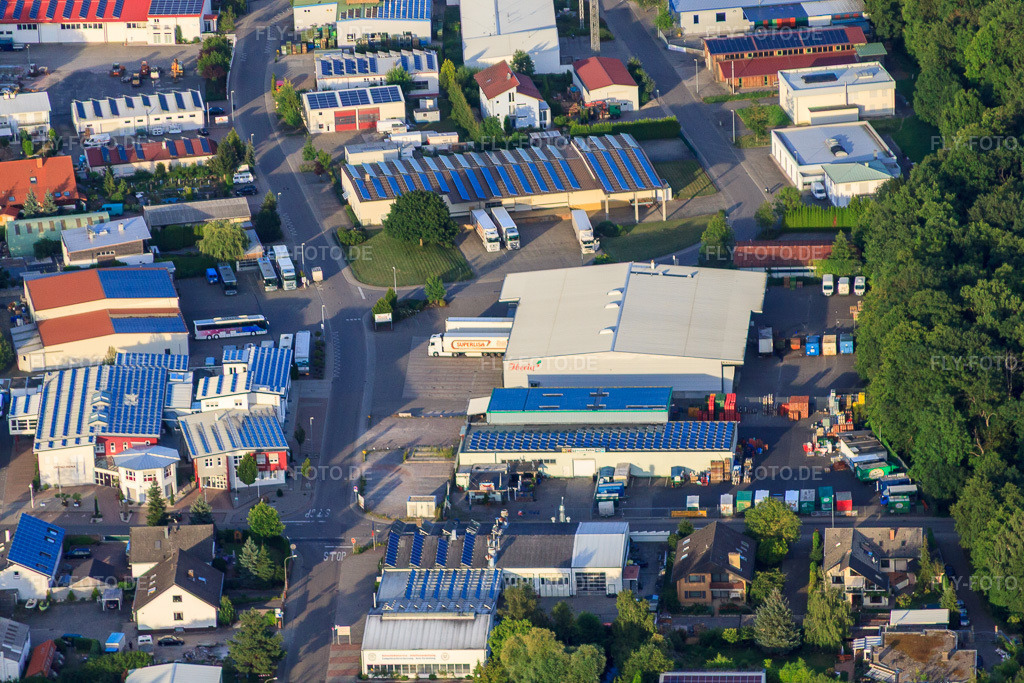 Luftbild: Gewerbegebiet Gäxwald mit Arnulf Weiller GmbH in Herxheim bei Landau im Bundesland Rheinland-Pfalz in Deutschland. Foto: IMG_51418.jpg vom 04.08.2012 durch Werner Riehm/FLY-FOTO.deArnulf Weiller GmbH