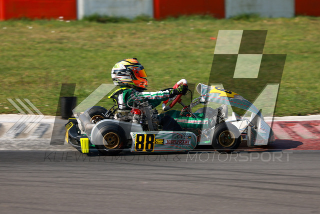 0DKP2353 | Kliewer Motion & Motorsport - Realisiert mit Pictrs.com