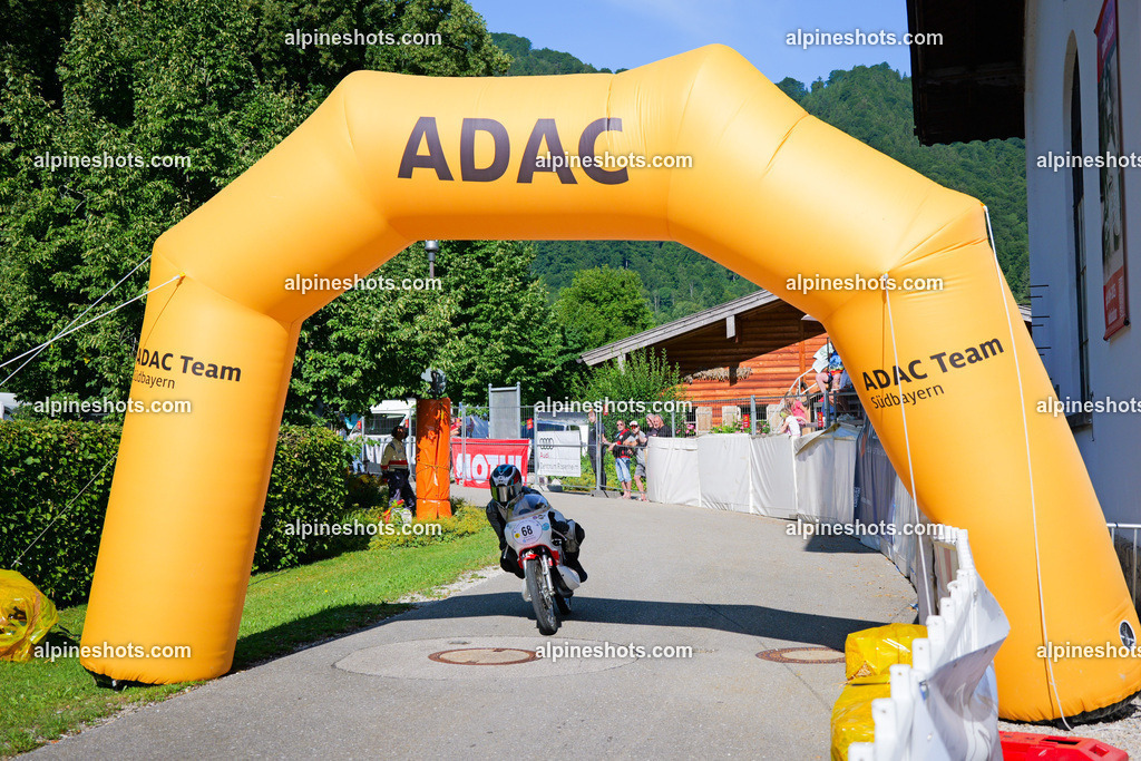 P1025731 | Erleben Sie atemberaubende, hochqualitative Fotos Ihrer Fahrt entlang der malerischen Alpenstraßen. Besuchen Sie alpineshots.com, um professionelle Aufnahmen Ihrer unvergesslichen Reise zu finden und zu kaufen - Realisiert mit Pictrs.com