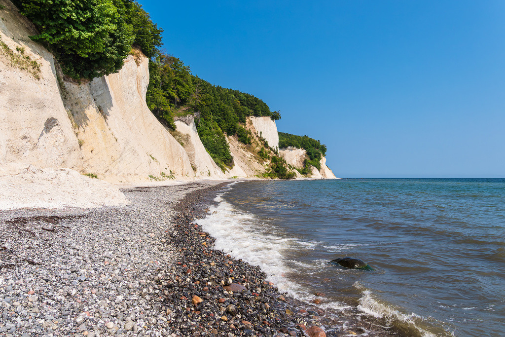 Kreidefelsen an der Küste der Ostsee auf der Insel Rügen | Kreidefelsen an der Küste der Ostsee auf der Insel Rügen.