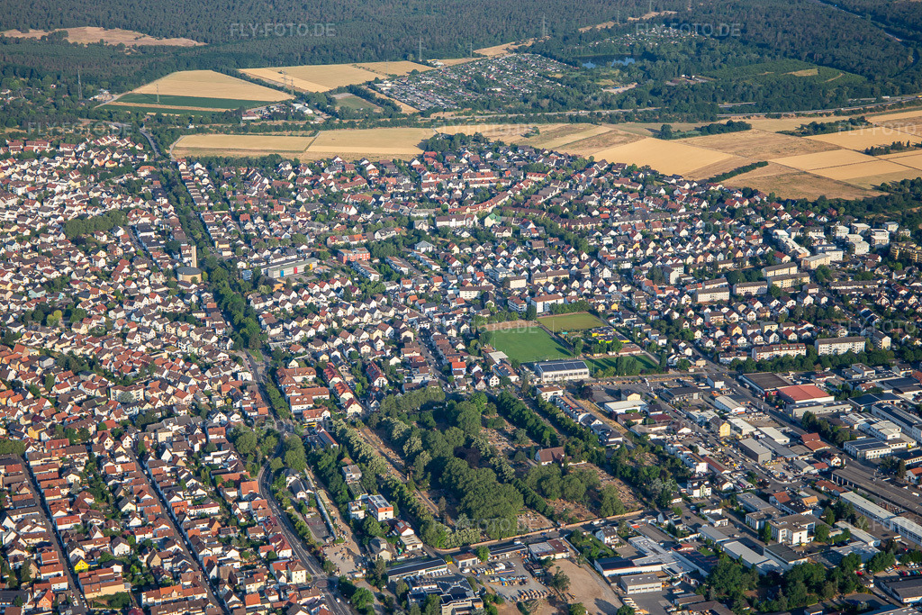 Luftbild: Wormser Straße in Viernheim im Bundesland Hessen in Deutschland. Foto: IMG_136994.jpg vom 24.06.2023 durch Werner Riehm/FLY-FOTO.de