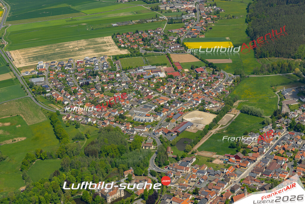 Das Luftbild der Stadt Mitwitz wurde 2022 vom Flugzeug heraus erstellt (keine Drohnen-Aufnahmen) Aufnahmehöhe ca.450 Meter- hohe Bildauflösung und Druck-Qualität. Garantiert!