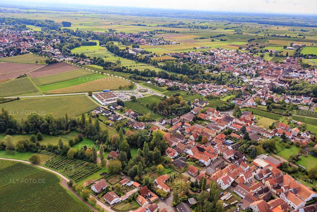 Luftbild: Ortsansicht von Westen im Ortsteil Appenhofen in Billigheim-Ingenheim im Bundesland Rheinland-Pfalz in Deutschland. Foto: IMG_072721.jpg vom 19.09.2014 durch Werner Riehm/FLY-FOTO.deAuflösung des Originals: 5472 x 3648 px
