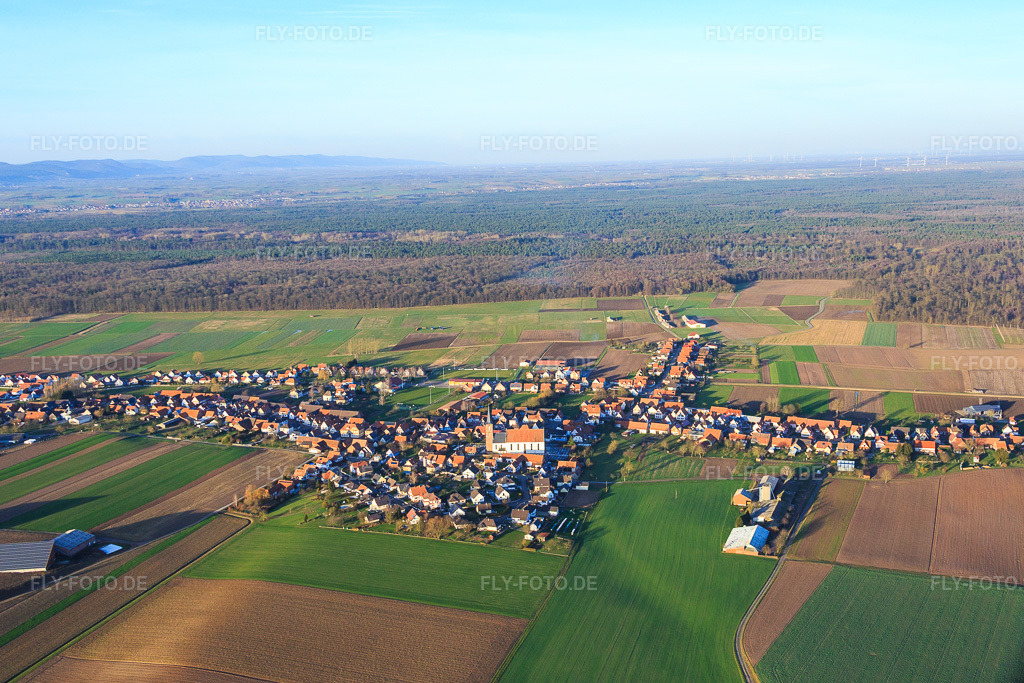 Luftbild: dorfübersicht aus Süden in Schleithal im Bundesland Bas-Rhin in Frankreich. – Foto: IMG_086007.jpg vom 06.02.2016 durch Werner Riehm/FLY-FOTO.de – Auflösung des Originals: 5147 x 3431 px