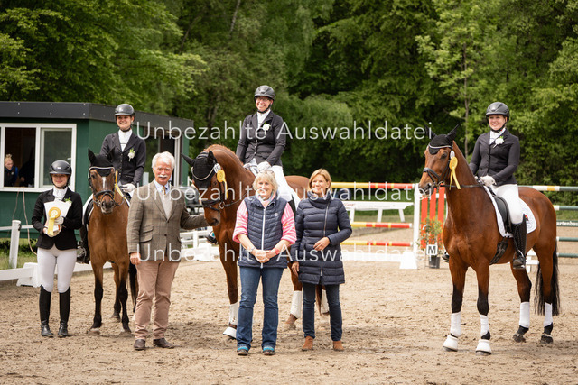 Bad_Meinberg_09792 | saradresslerfotografie - Realisiert mit Pictrs.com