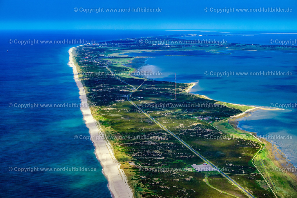 Sylt_Rantum_Bersicht_ELS_4238130625 | SYLT 21.06.2025 Ortsansicht an der Meeres-Küste in Rantum (Sylt) auf der Insel Sylt im Bundesland Schleswig-Holstein, Deutschland. // Townscape on the seacoast in Rantum (Sylt) at the island Sylt in the state Schleswig-Holstein, Germany. Foto: Martin Elsen