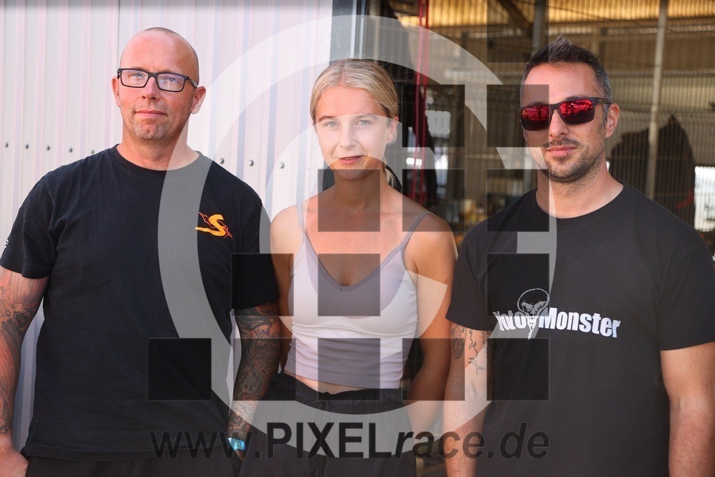 teams-20240905_04778 | Schöne Erinnerungen an spannende Momente - das festzuhalten ist unser Job. PIXELrace.de ist seit 2003 auf den Rennstrecken Europas unterwegs um die Action draußen beim Fahren und die wunderbare Stimmung imm Fahrerlager für euch einzufangen.
