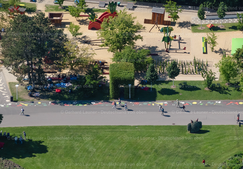 9102097 | ERFURT 14.06.2021 Parkanlage " Egapark " im Ortsteil Hochheim in Erfurt im Bundesland Thüringen, Deutschland. Weiterführende Informationen bei: Bundesgartenschau Erfurt 2021 gemeinnützige GmbH. // Park of " Egapark " in the district Hochheim in Erfurt in the state Thuringia, Germany. Further information at: Bundesgartenschau Erfurt 2021 gemeinnuetzige GmbH. Foto: Gerhard Launer