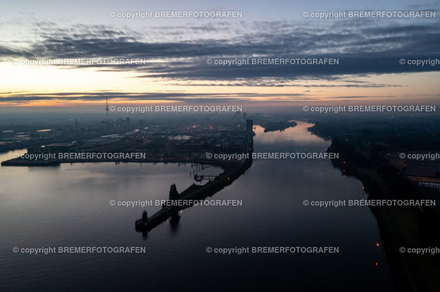 DJI_0014 | 30.09.2022 Drohnenaufnahmen Dt. Schifffahrtstag 2022 Bremen Wendebecken / Weser