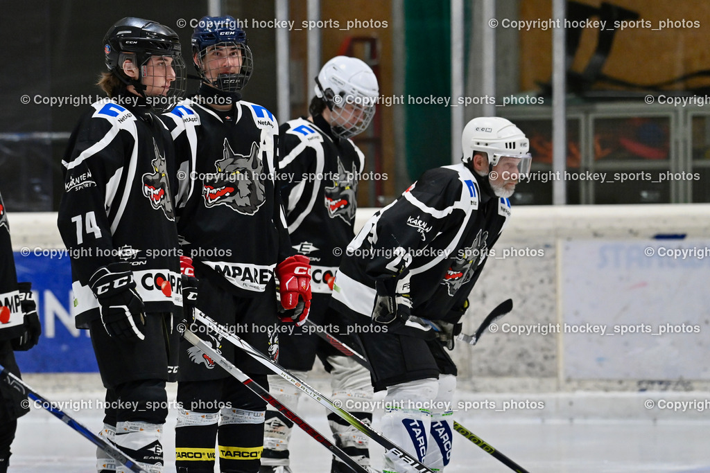 EC Tigers Paternion vs. Tarco Wölfe II | Tarco Wölfe II Mannschaft, #74 Fuchs Max Tarco Wölfe II, #19 Werner Maximilian Tarco Wölfe II, #23 Krainer-Bidovec Michael Tarco Wölfe II, EC Tigers Paternion vs. Tarco Wölfe II, EC Tigers Paternion vs. Tarco Wölfe II am 19.12.2024 in Spittal an der Drau (Eissportzentrum Spittal), Austria, (Photo by Bernd Stefan)