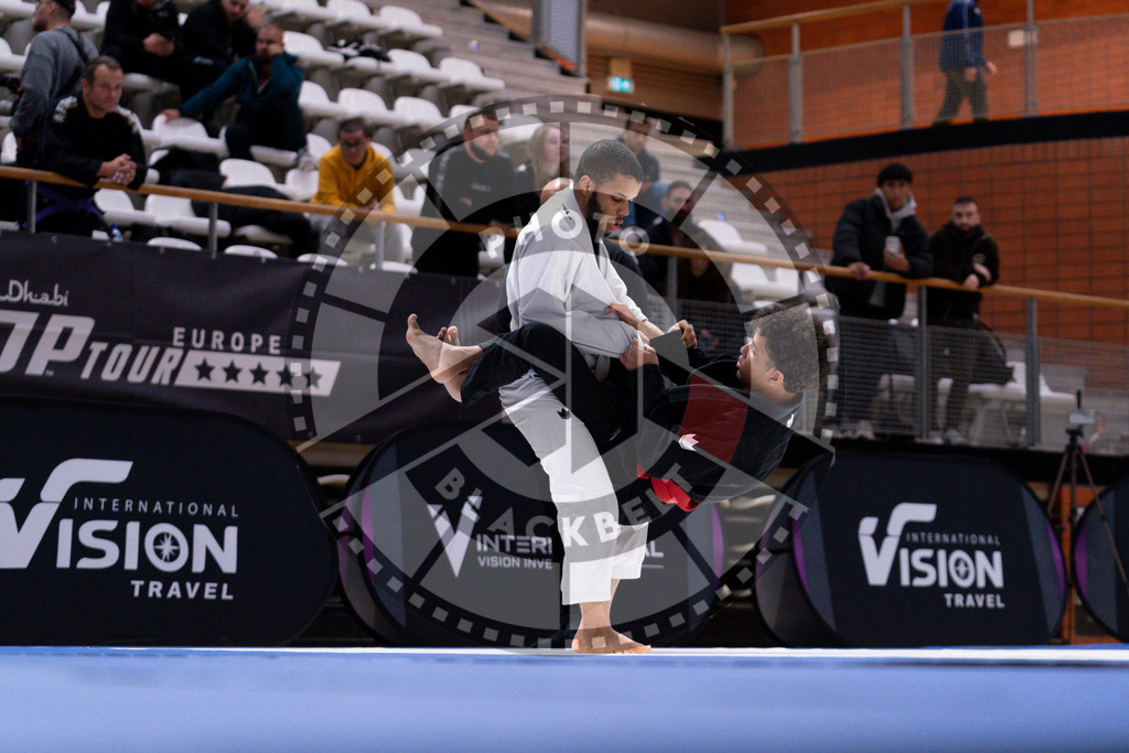 20241013PBB4991 | Athletes compete during the AJP Tour Europe Continental Jiu-Jitsu Amateurs & Masters Championship on October 13, 2024 in Almere near Amsterdam, Netherlands. © Chiara Dazi / photoblackbelt