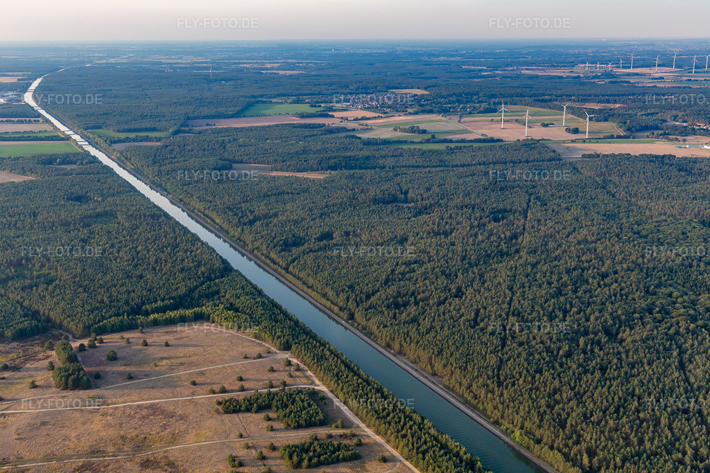 Luftbild: Elbe-Seitenkanal in Wendisch Evern im Bundesland Niedersachsen in Deutschland. Foto: IMG_110106.jpg vom 16.08.2018 durch Werner Riehm/FLY-FOTO.de