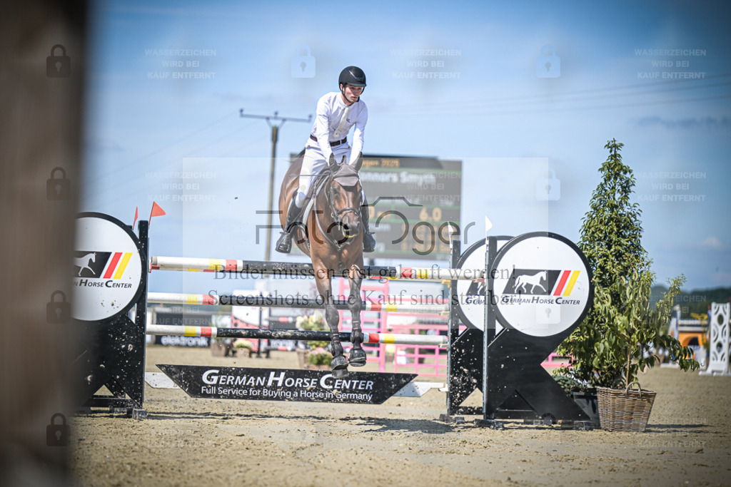 DOS_3014 | Entdecke hochwertige Reitturnierfotos von Foto Oger. Professionell, emotional und authentisch – jetzt Lieblingsmomente im Shop bestellen. - Realisiert mit Pictrs.com