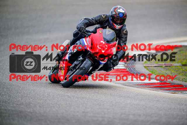 MaZZes_FotoMatrix_240910_6007705_5025 | GELB