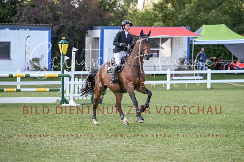 Schugtsche-Düren.2024-09.Springprf.L-201 | Schugtsche Fotografie - Realisiert mit Pictrs.com