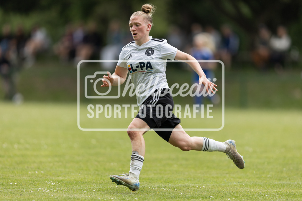 Fußball I Frauen I Saison 2025-2026 I Oberliga Niedersachsen I FC Jesteburg-Bendestorf - BW Hollage I 12756 | realhellocedii - Realisiert mit Pictrs.com