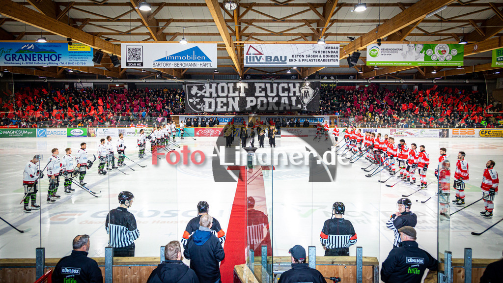 Spiel 3 Finale TSV Peißenberg Miners vs EHC Königsbrunn | Eishockey Bayernliga Playoffs 2023/2024, Spiel 3 Finale TSV Peißenberg Miners vs EHC Königsbrunn, 20240328,
Eröffnung,
2024-03-28 in Peißenberg (Eisstadion)

Copyright: WolfgangxLindner