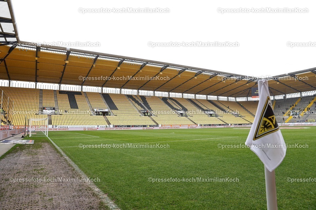 xKWIx21022601004 | 21.02.2026, xKWIx, Fußball, 3. Liga, Alemannia Aachen - SC Verl, Tivoli: Haupttribüne mit TIVOLI Aufschrift und Eckfahne mit Logo Photo: xKamilxWilkowskixPressefotoKochx